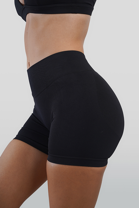 RECOIL SCRUNCH SHORTS - BLACK
