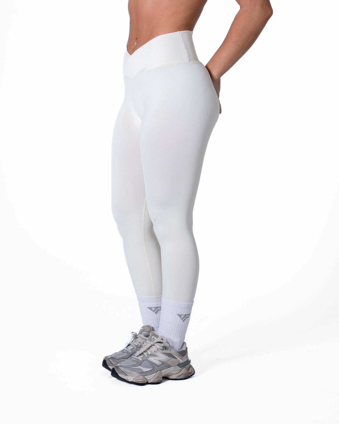 CORE V-WAIST LEGGING - OFF WHITE